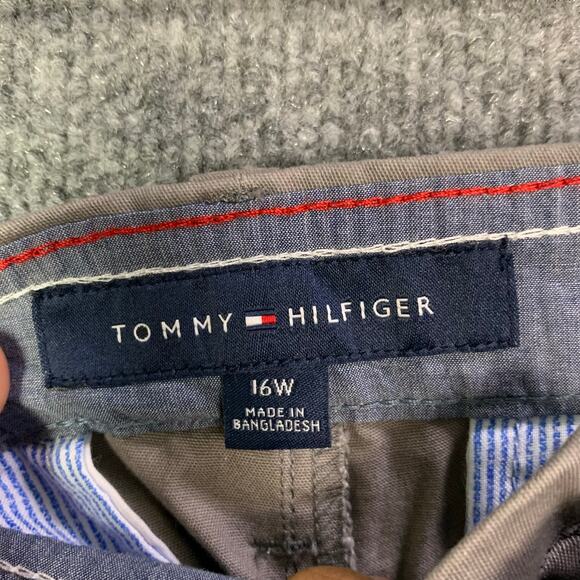 NEW Tommy Hilfiger Khaki Flat Front Chino Shorts Women’s 16W - Picture 9 of 11